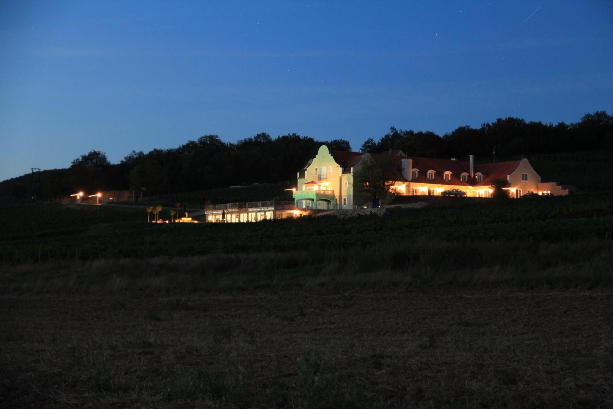 Liszkay Borkuria Hotel Monoszlo Luaran gambar
