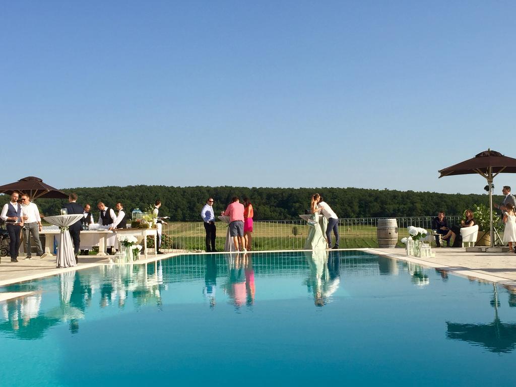 Liszkay Borkuria Hotel Monoszlo Luaran gambar